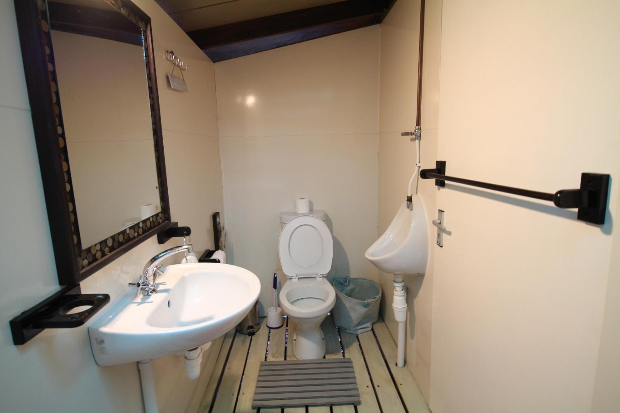 Mali Boutique Lodge & Tube 'N Axe Budget Accommodation Стормсрівер Номер фото