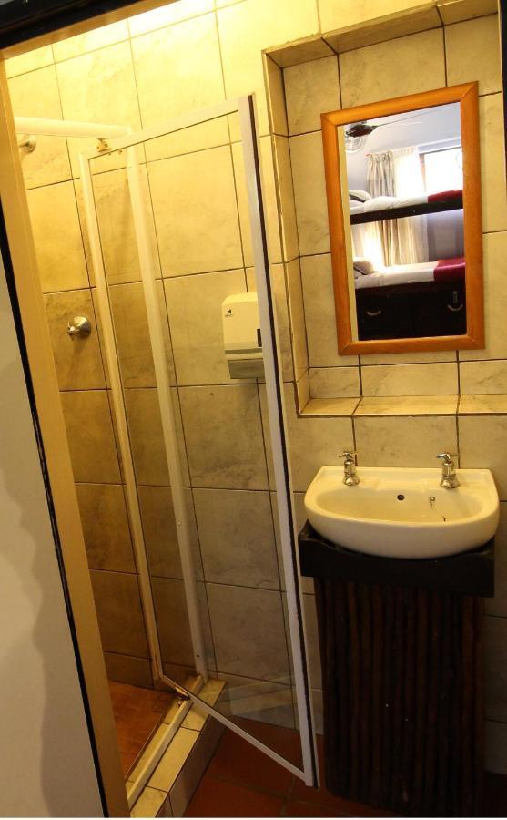 Mali Boutique Lodge & Tube 'N Axe Budget Accommodation Стормсрівер Екстер'єр фото
